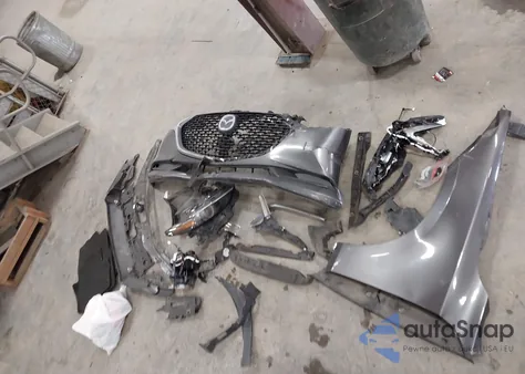 2019 Mazda Mazda3 Premium Package z USA, uszkodzony, nr VIN 3MZBPAEM2KM102340